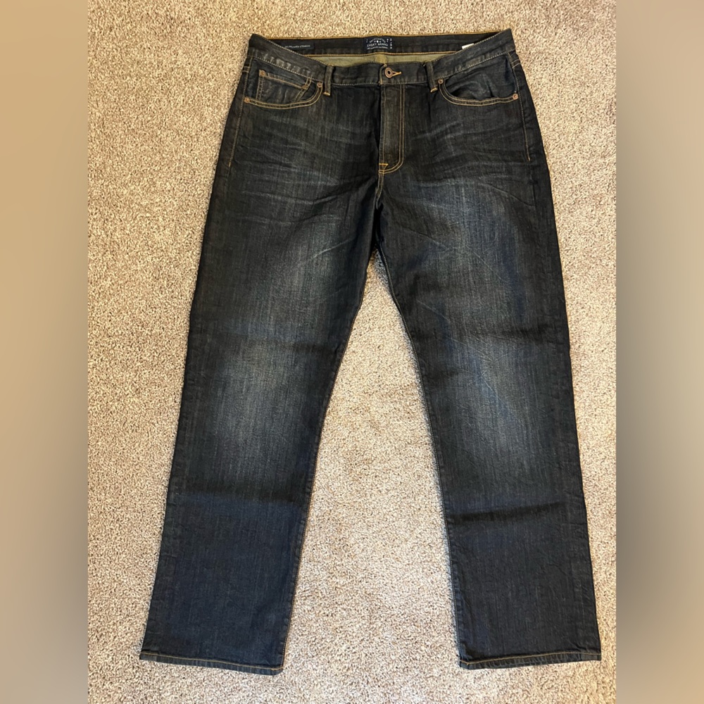 Men’s Lucky Brand 181 Relaxed Straight dark wash jeans 38x32 **EUC**